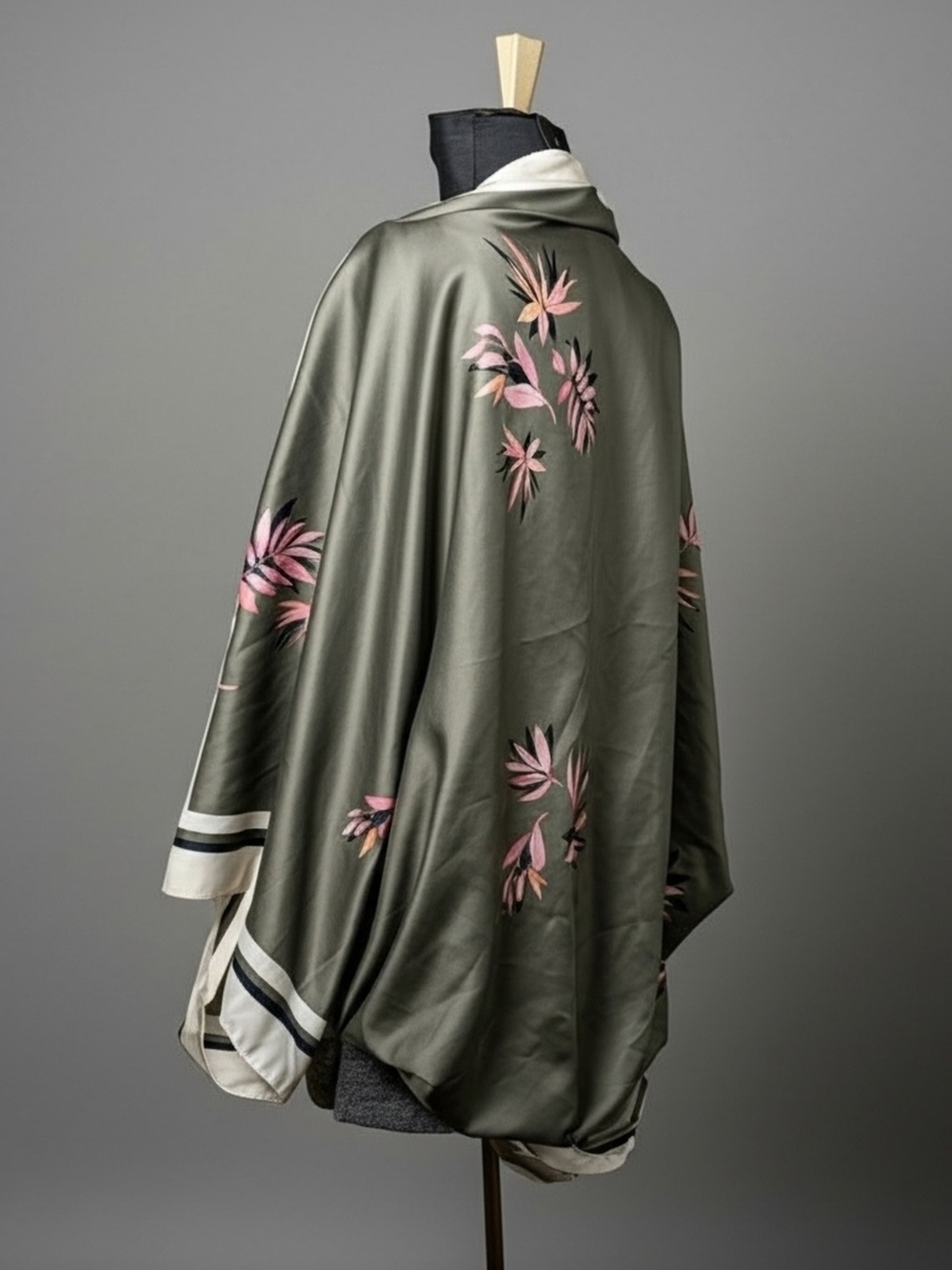 A.n.d. Elegant Green/Grey And Pink Floral Satin Shawl - free Size - Picture 2 of 7